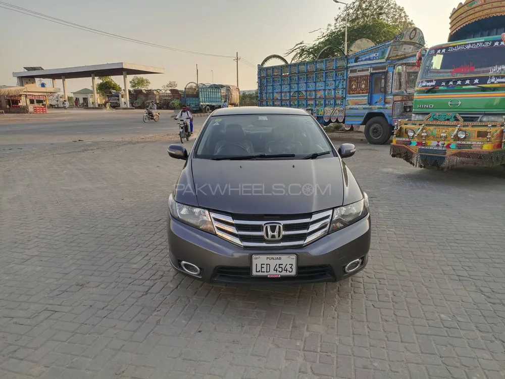 Honda City 2015 for Sale in Hujra Shah Mukeem Image-1