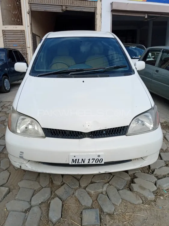 Toyota Platz 2001 for Sale in D.G.Khan Image-1