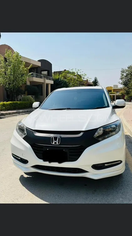 Honda Vezel 2015 for Sale in Rawalpindi Image-1