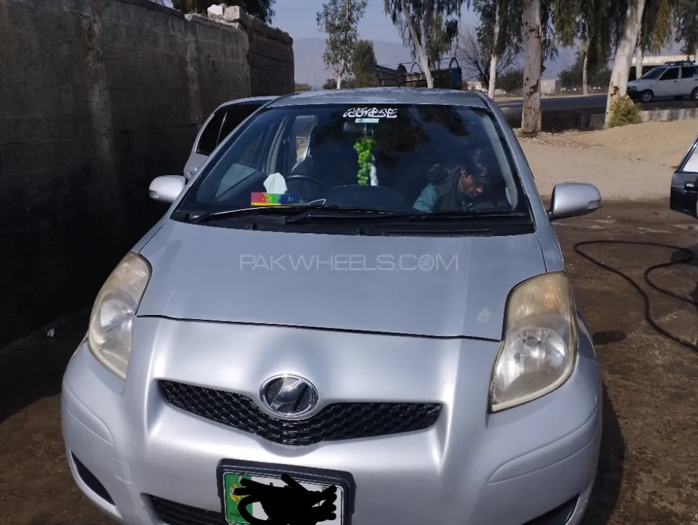 Toyota Vitz 2009 for Sale in Swabi Image-1