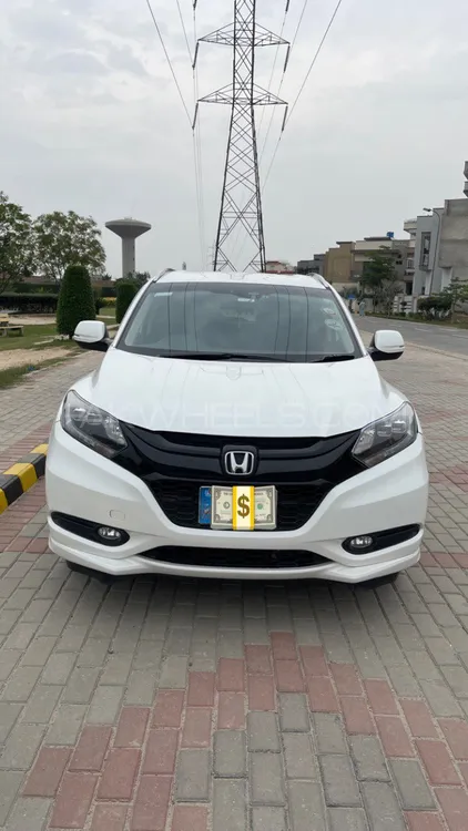 Honda Vezel 2015 for Sale in Faisalabad Image-1