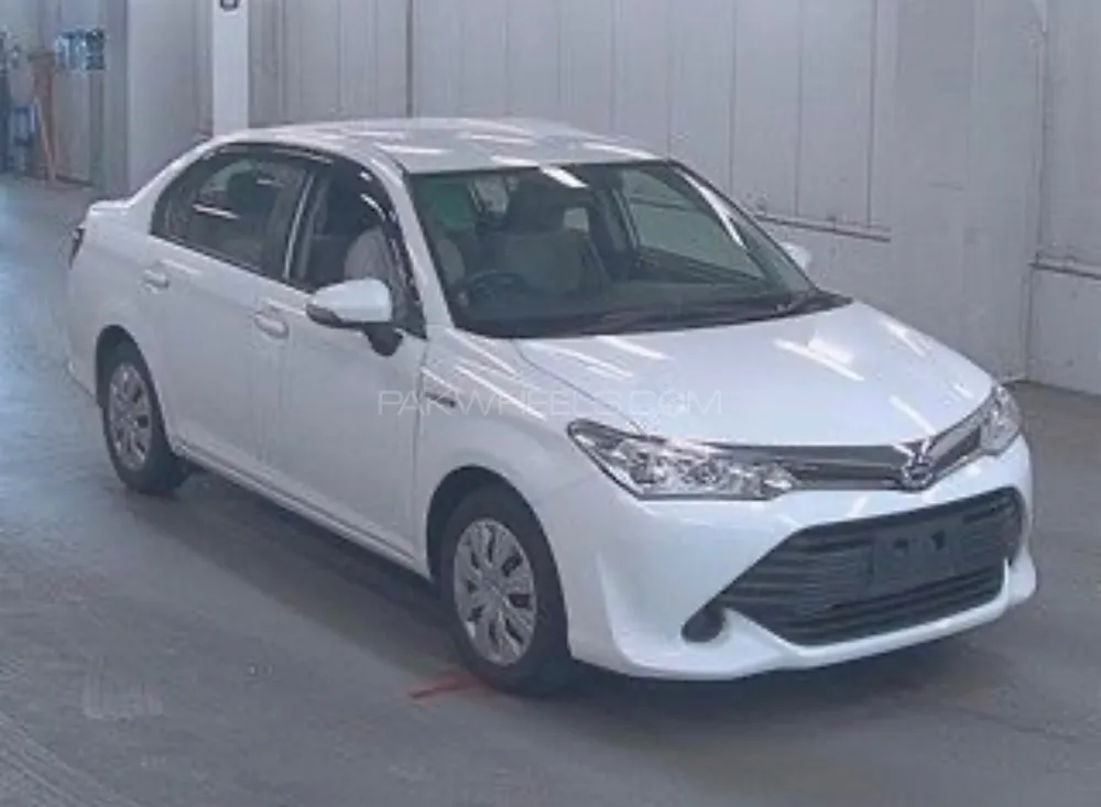 Toyota Corolla Axio 2015 for Sale in Peshawar Image-1