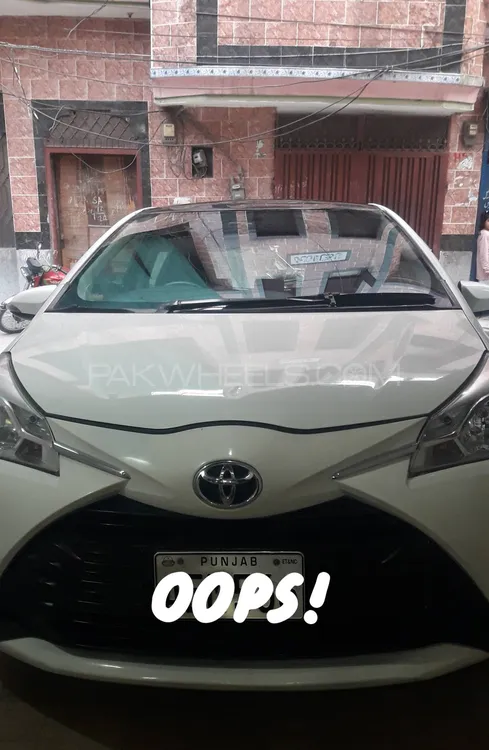 Toyota Vitz 2018 for Sale in Lahore Image-1