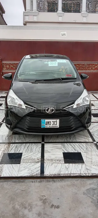 Toyota Vitz 2017 for Sale in Mardan Image-1