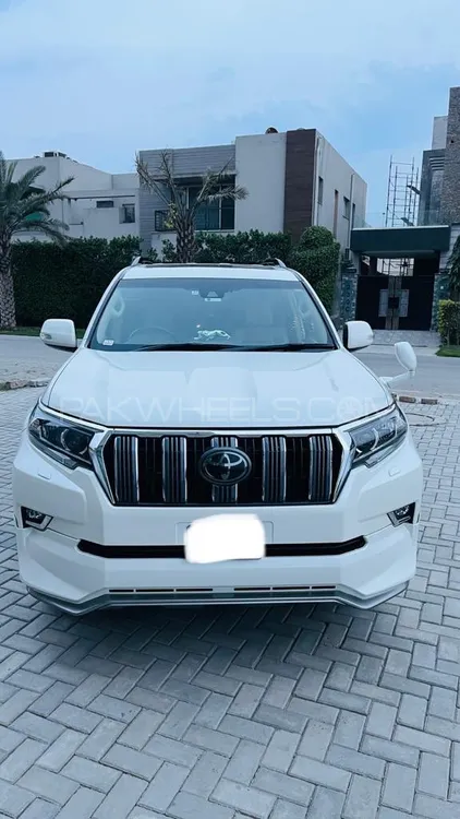 Toyota Prado 2017 for Sale in Lahore Image-1