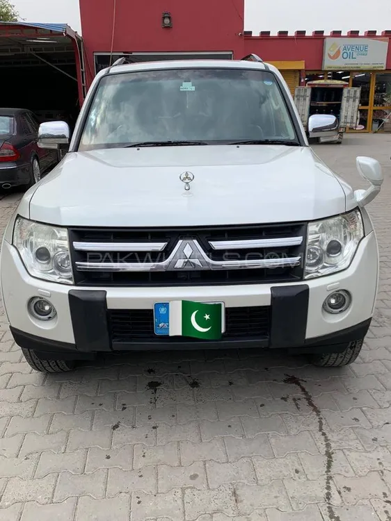 Mitsubishi Pajero 2008 for Sale in Islamabad Image-1