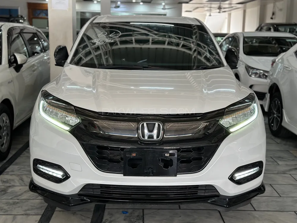 Honda Vezel 2018 for Sale in Peshawar Image-1