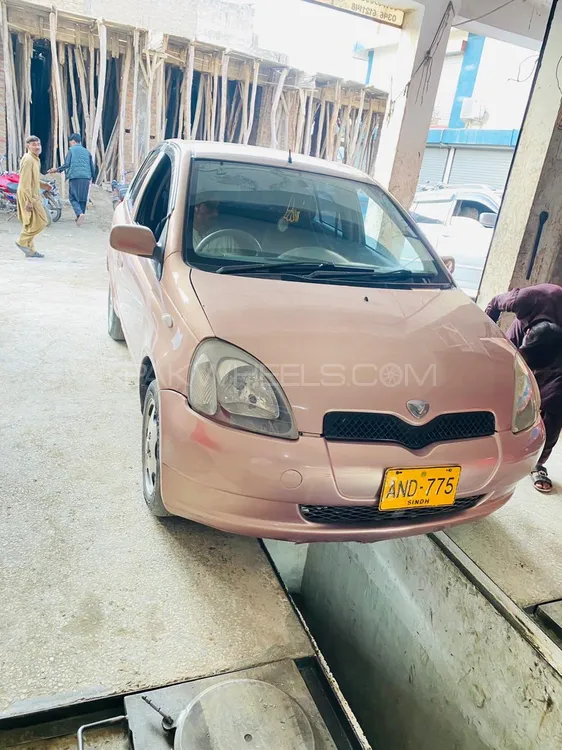 Toyota Vitz 2000 for Sale in Dera ismail khan Image-1