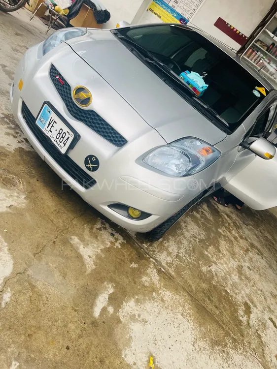 Toyota Vitz 2010 for Sale in Kohat Image-1
