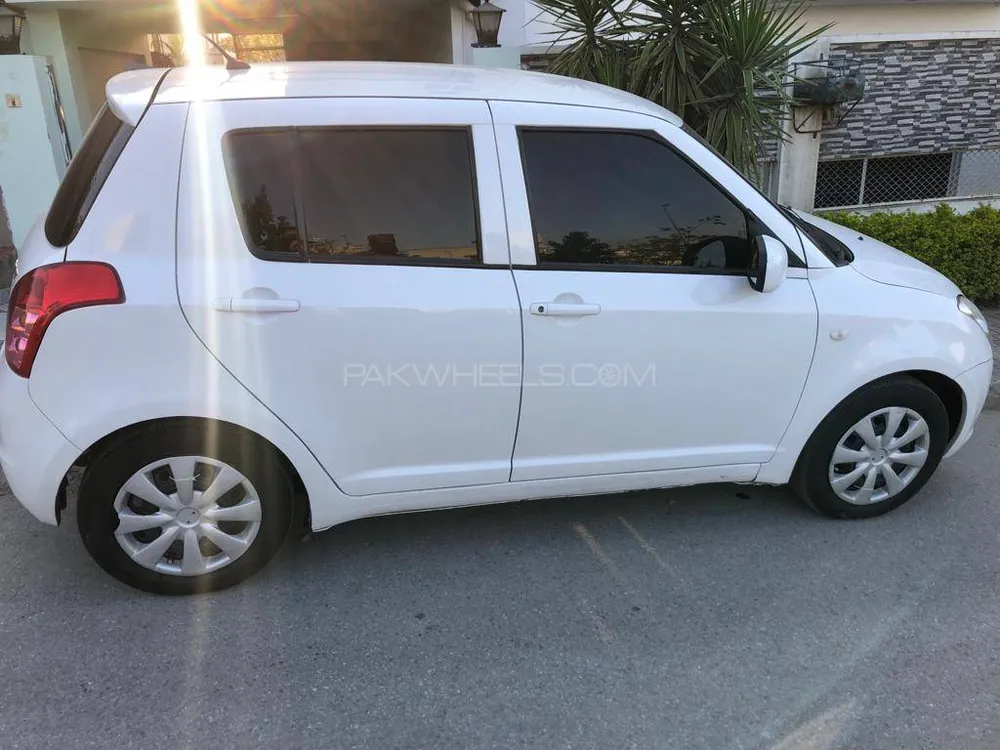 Suzuki Swift 2013 for Sale in Islamabad Image-1