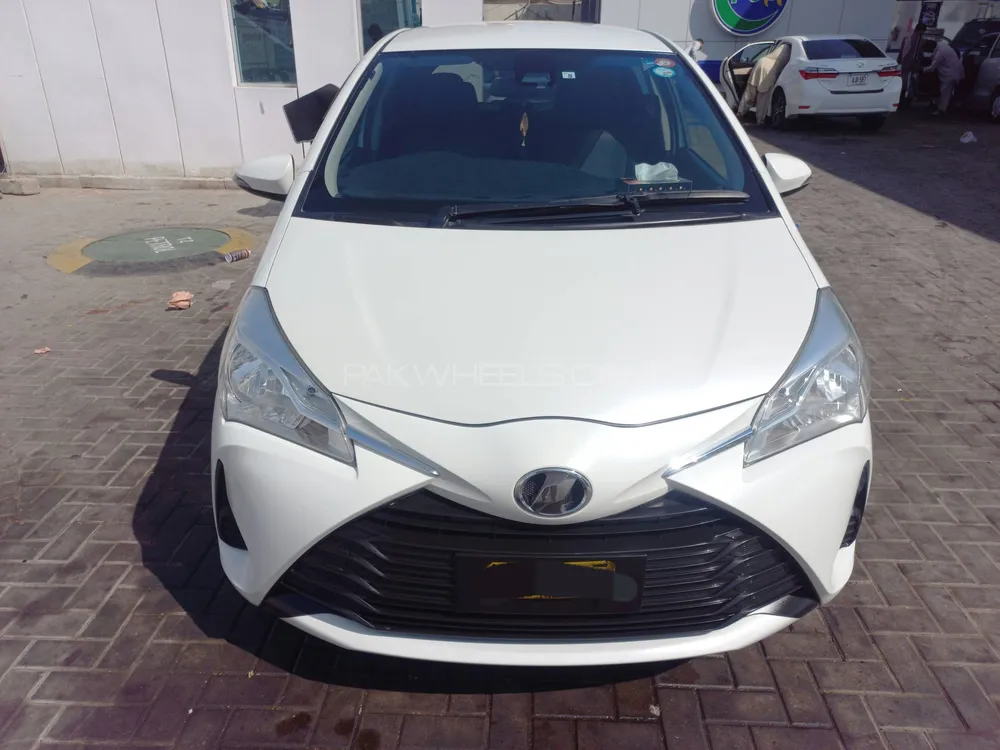 Toyota Vitz 2018 for Sale in Karachi Image-1