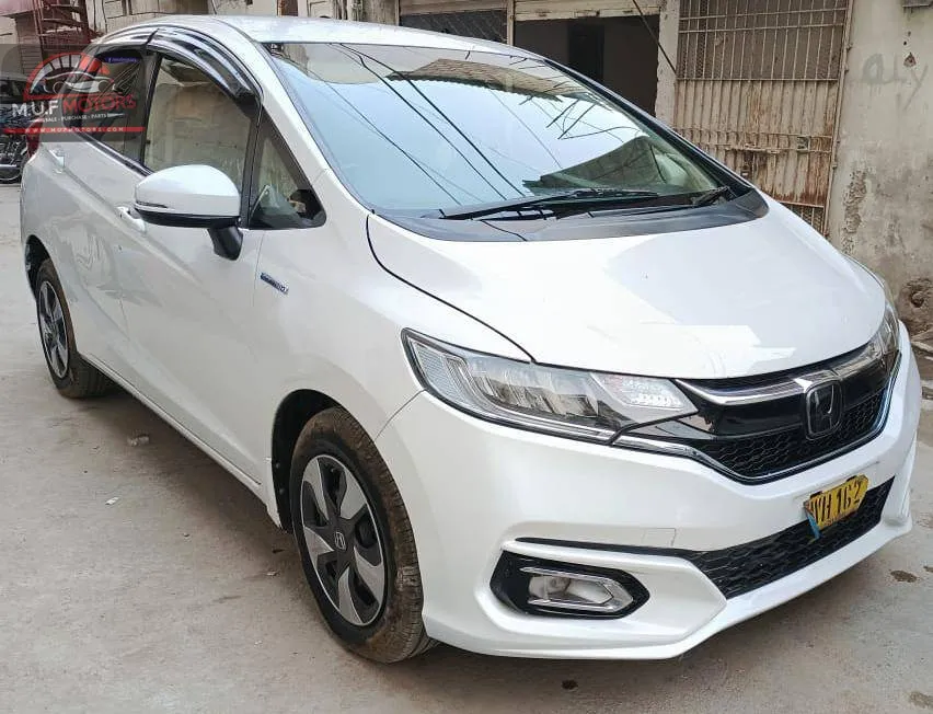 Honda Fit 2018 for Sale in Karachi Image-1