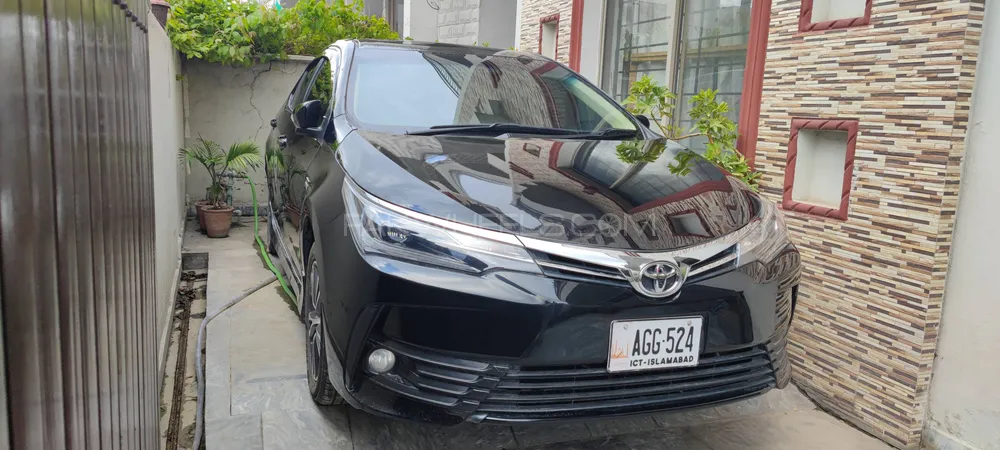 Toyota Corolla 2017 for Sale in Islamabad Image-1