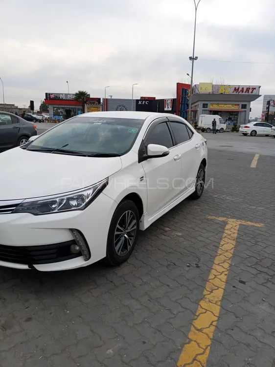 Toyota Corolla 2018 for Sale in Nowshera Image-1