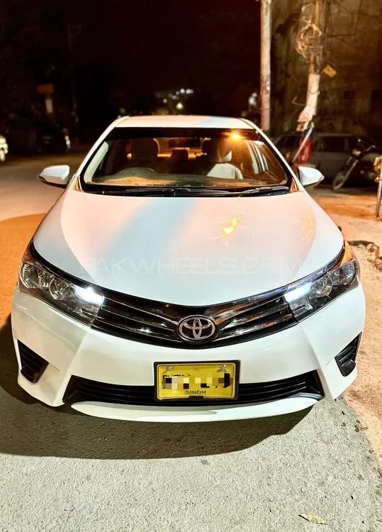Toyota Corolla 2015 for Sale in Karachi Image-1