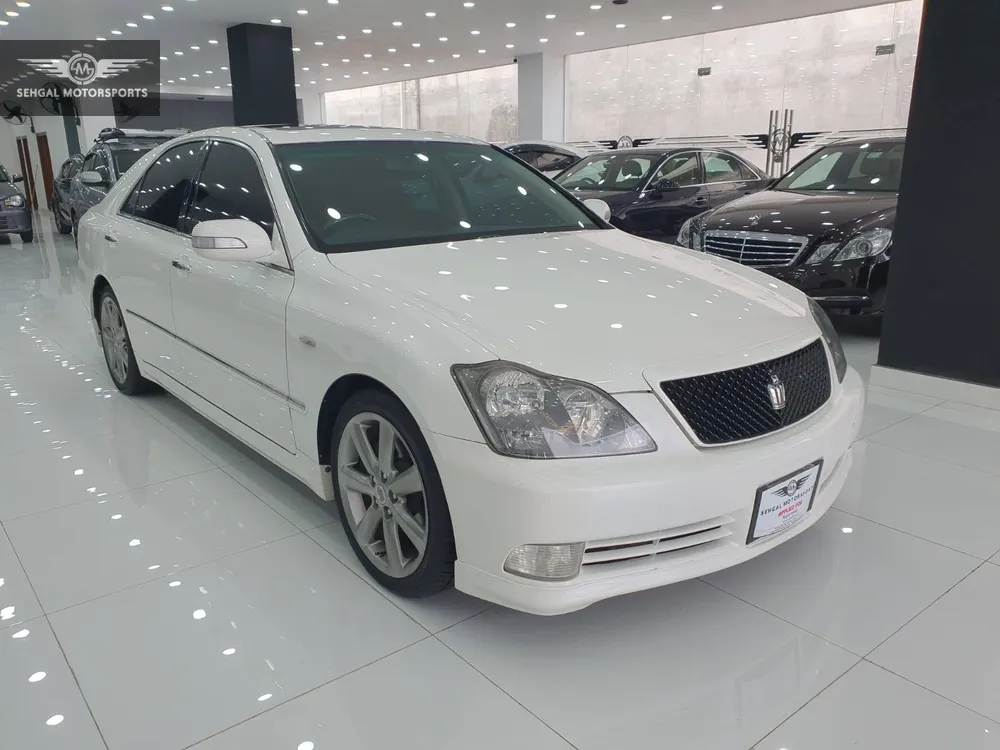Toyota Crown 2005 for Sale in Islamabad Image-1
