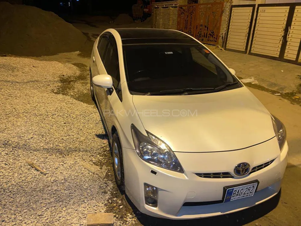 Toyota Prius 2009 for Sale in Nowshera Image-1