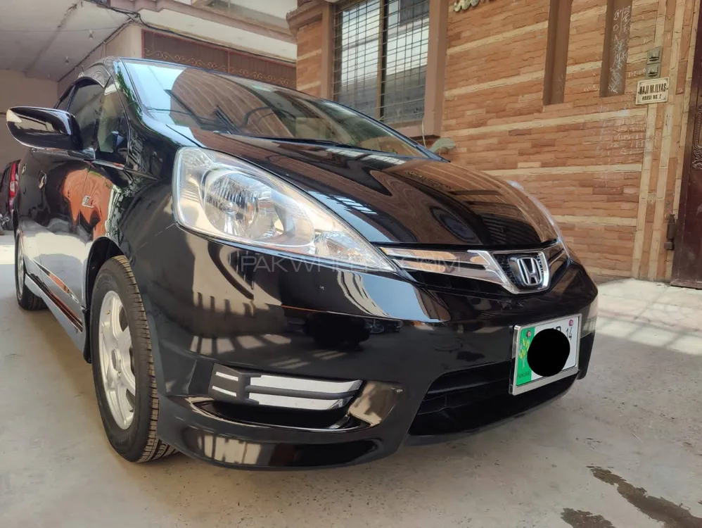 Honda Fit 2011 for Sale in Lahore Image-1