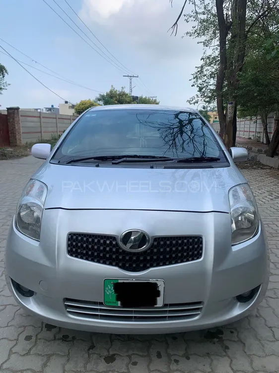 Toyota Vitz 2006 for Sale in Lahore Image-1