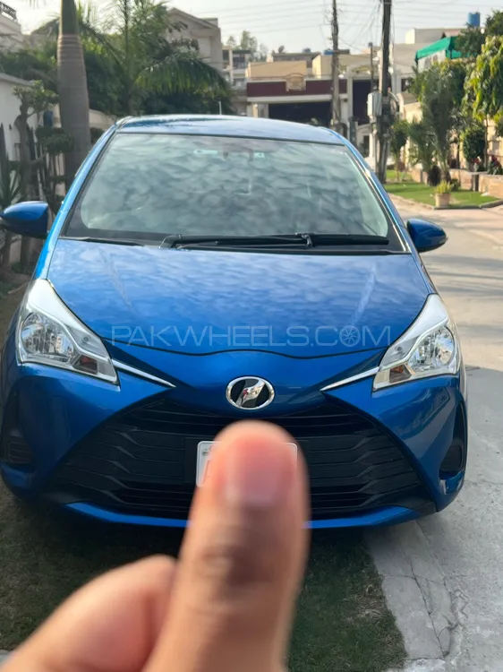 Toyota Vitz 2017 for Sale in Lahore Image-1