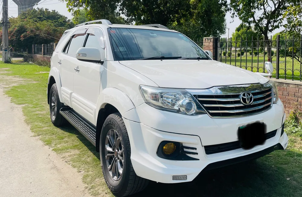 Toyota Fortuner 2016 for Sale in Lahore Image-1