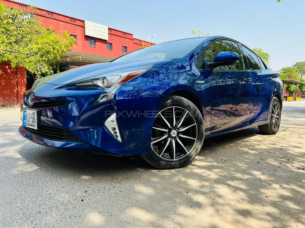 Toyota Prius 2016 for Sale in Faisalabad Image-1