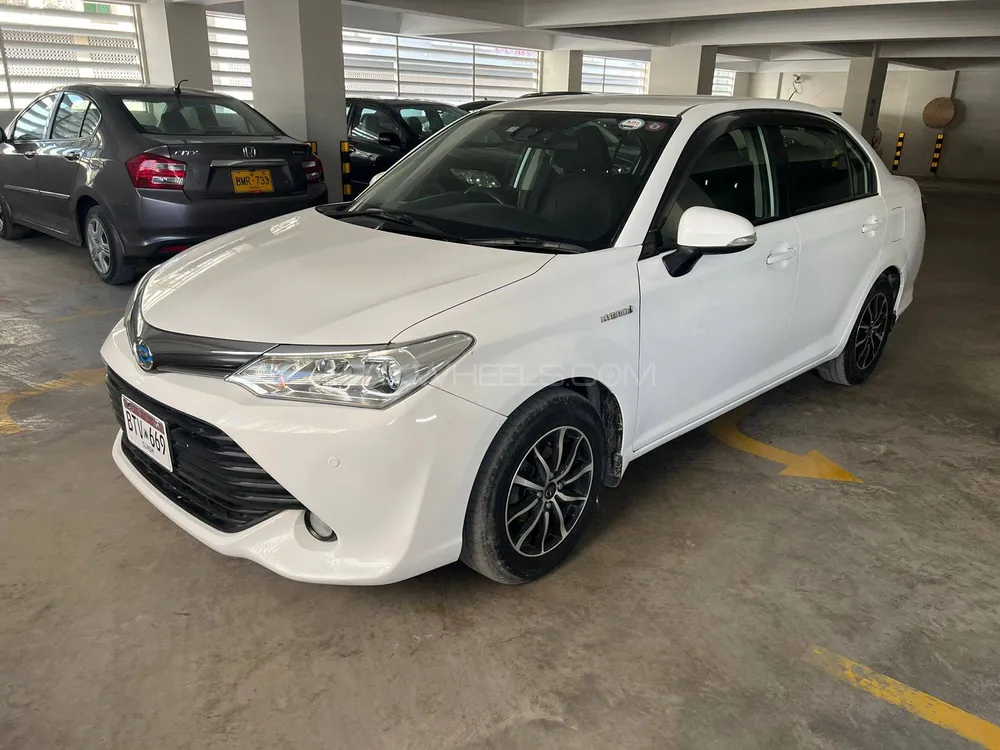 Toyota Corolla Axio 2017 for Sale in Karachi Image-1