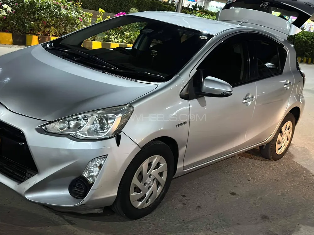Toyota Aqua 2015 for Sale in Karachi Image-1