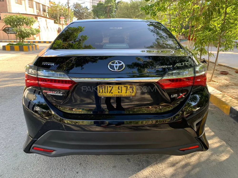 Toyota Corolla 2021 for Sale in Karachi Image-1