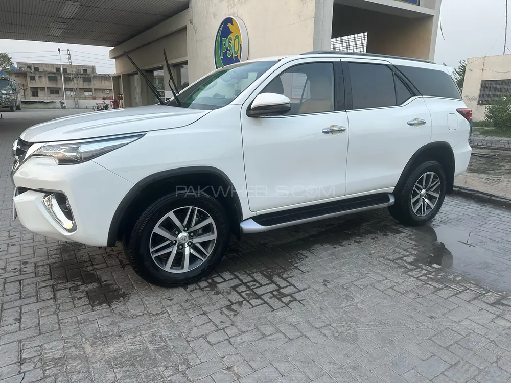 Toyota Fortuner 2020 for Sale in Wazirabad Image-1