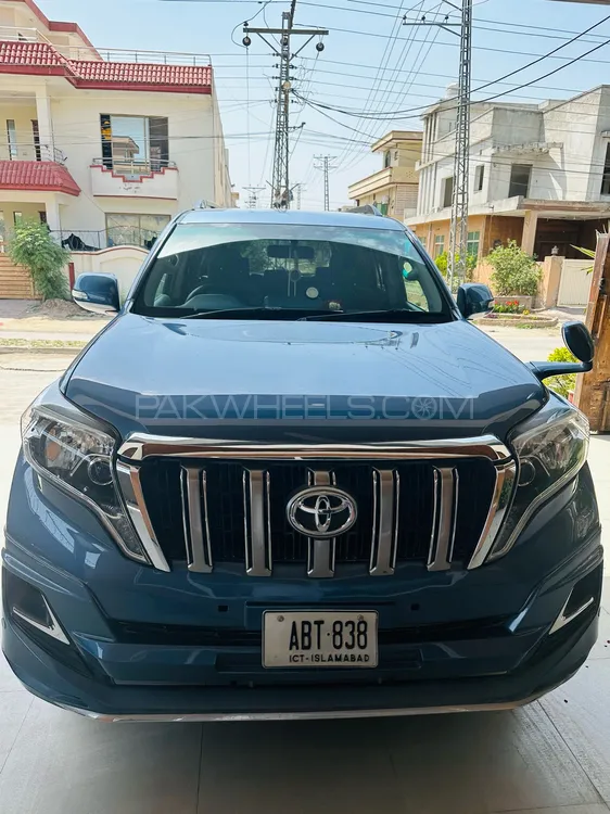 Toyota Prado 2011 for Sale in Islamabad Image-1