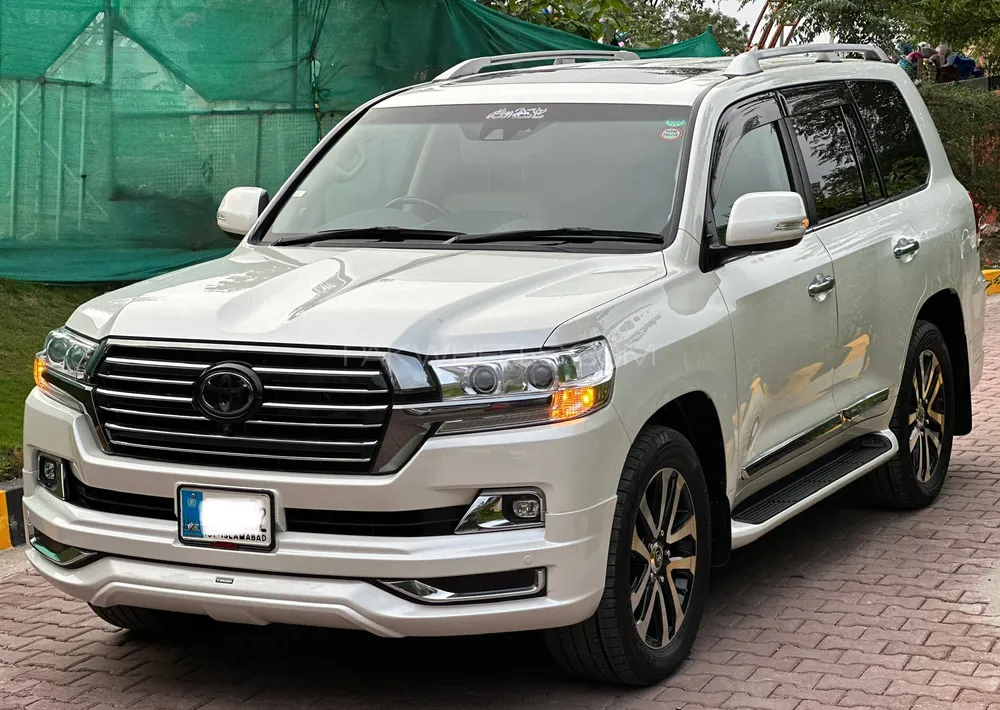 Toyota Land Cruiser 2017 for Sale in Islamabad Image-1