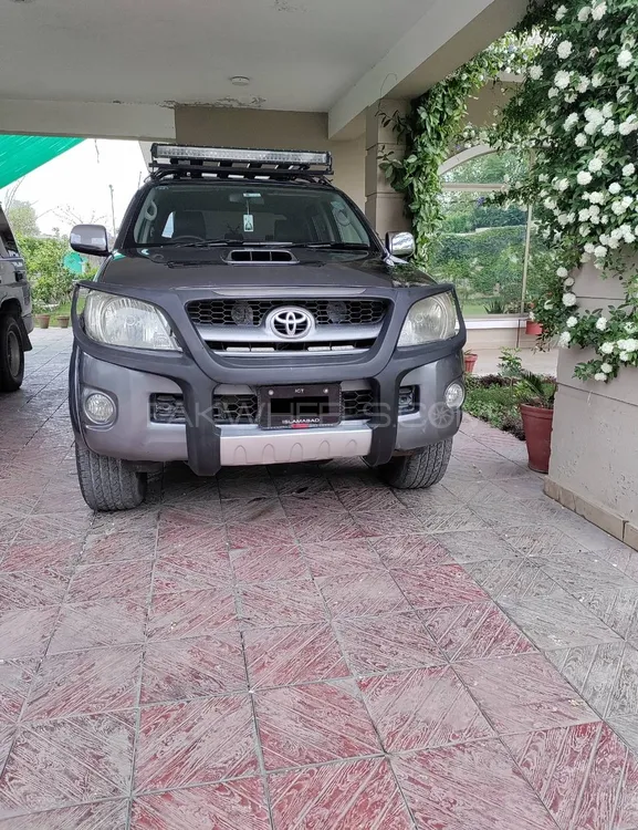 Toyota Hilux 2009 for Sale in Islamabad Image-1