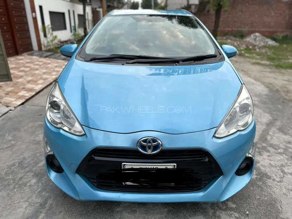 Toyota Aqua 2015 for Sale in Gujranwala Image-1