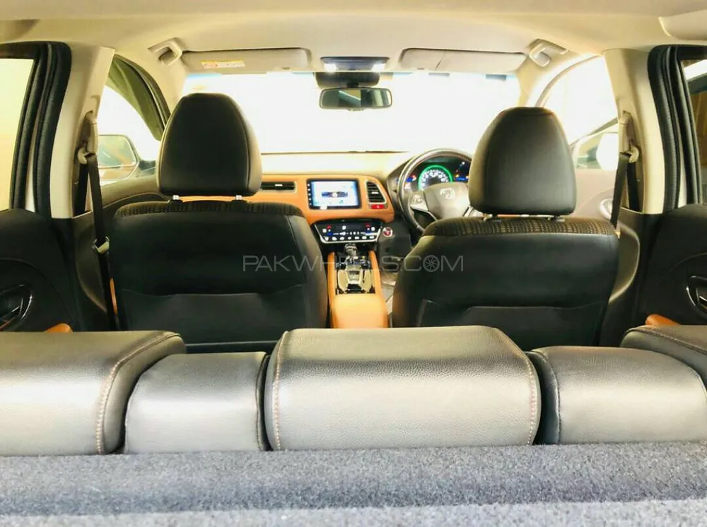 Honda Vezel 2016 for Sale in Sialkot Image-1