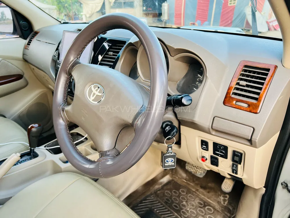 Toyota Hilux 2007 for Sale in Multan Image-1