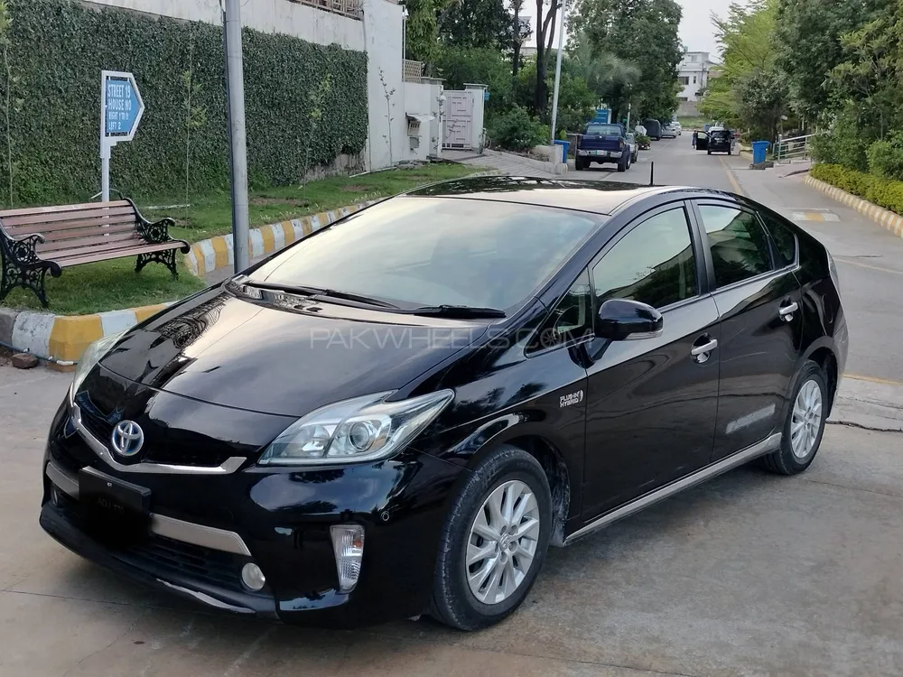 Toyota Prius Phv Plug In Hybrid 2014 For Sale In Islamabad Pakwheels 9979