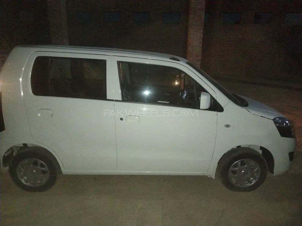 Daihatsu Atrai Wagon 2022 for Sale in Sahiwal Image-1
