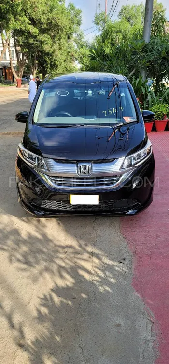 Honda Freed 2017 for Sale in Karachi Image-1