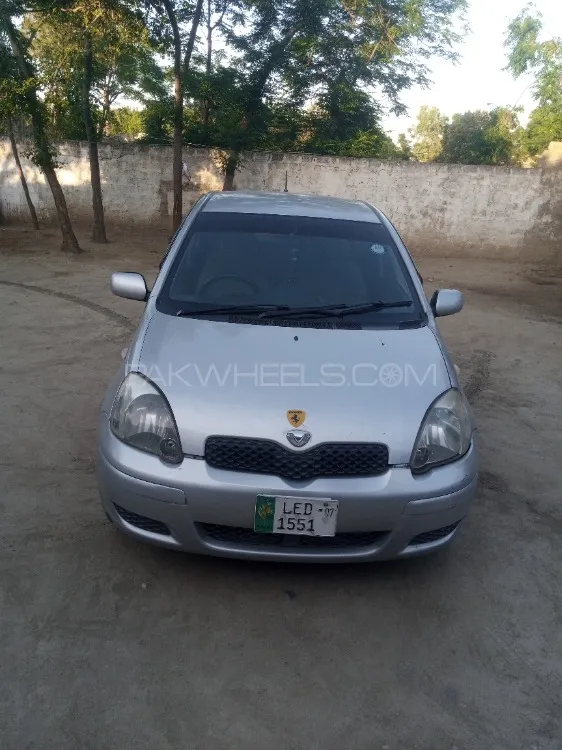 Toyota Vitz 2004 for Sale in Peshawar Image-1