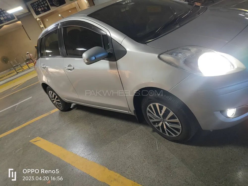 Toyota Vitz 2010 for Sale in Lahore Image-1
