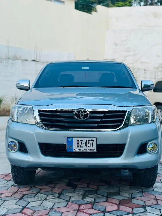 Toyota Hilux 2014 for Sale in Islamabad Image-1