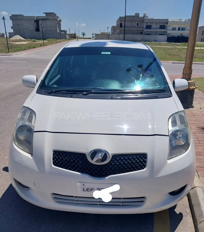 Toyota Vitz 2005 for Sale in Wah cantt Image-1