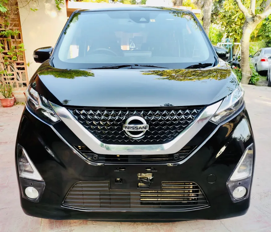 Nissan Dayz Highway Star 2019 for Sale in Lahore Image-1