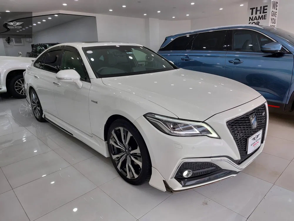 Toyota Crown 2018 for Sale in Islamabad Image-1