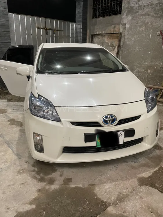 Toyota Prius 2010 for Sale in Peshawar Image-1