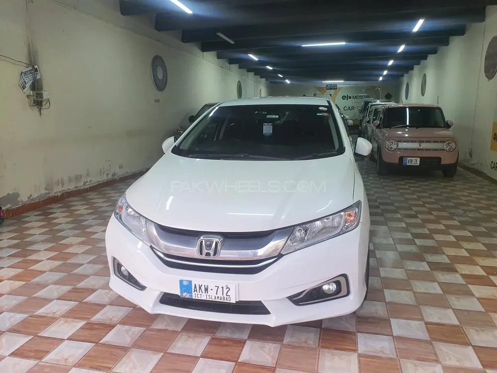 Honda Grace Hybrid 2015 for Sale in Bahawalpur Image-1