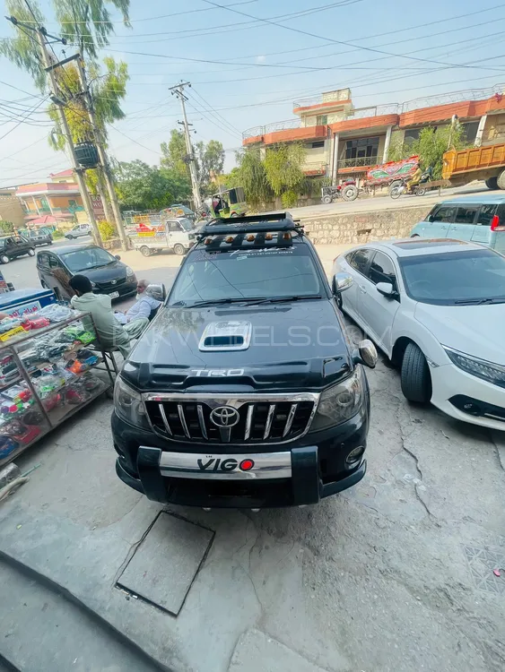 Toyota Hilux 2010 for Sale in Islamabad Image-1