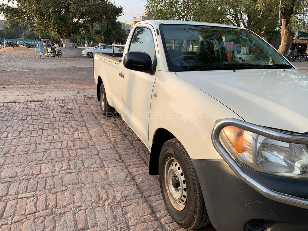 Toyota Hilux 2009 for Sale in Chiniot Image-1