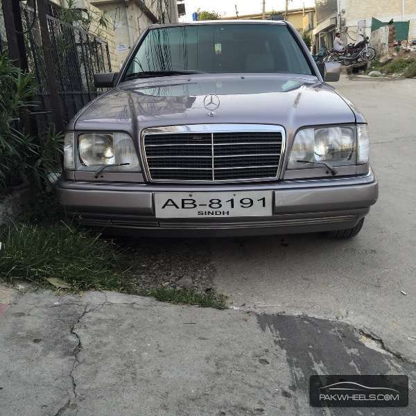 Mercedes Benz E Class 1991 for Sale in Islamabad Image-1
